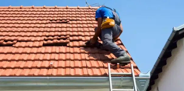 travaux de réparation de couverture dans le 79